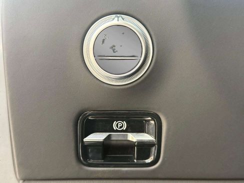 Used 2022 Mercedes-Benz SL 63 AMG 4MATIC image 25