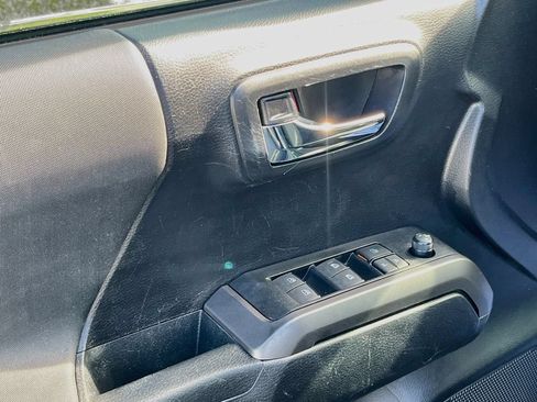 Used 2021 Toyota Tacoma TRD Sport RWD image 17