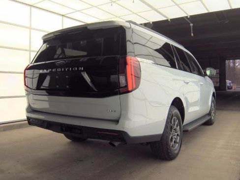 Used 2025 Ford Expedition Max Active image 3