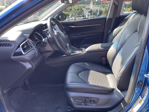 Used 2018 Toyota Camry SE FWD image 10