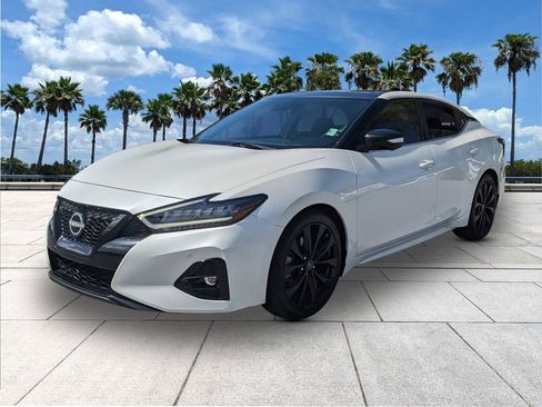 Used 2023 Nissan Maxima SR w/ Sport Mat Group image 3