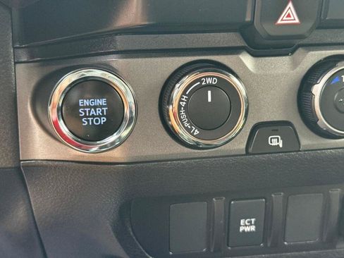 Used 2023 Toyota Tacoma TRD Sport w/ Black Out Package (TMS) AWD/4WD image 16