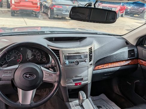 Used 2011 Subaru Outback 2.5i Limited w/ PWR Moonroof Pkg image 11