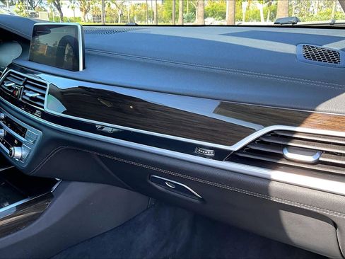Used 2020 BMW 740i xDrive w/ Cold Weather Package AWD/4WD image 17