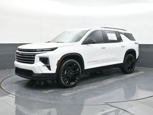 New 2026 Chevrolet Traverse LT w/ LPO, Floor Liner Package image 3