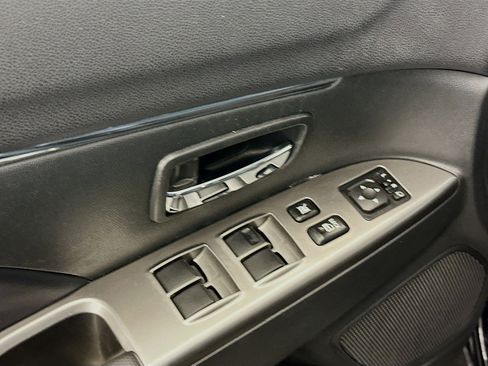 Used 2024 Mitsubishi Outlander Sport SE image 15