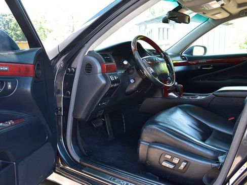 Used 2011 Lexus LS 460 L w/ Rear Seat Upgrade Pkg AWD/4WD image 13