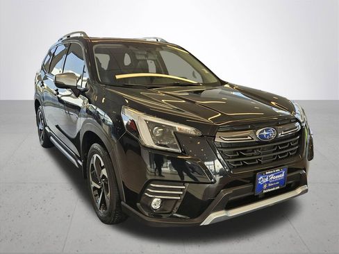 Used 2023 Subaru Forester Touring image 5