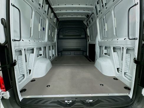 Used 2026 Mercedes-Benz Sprinter 144 Cargo image 24