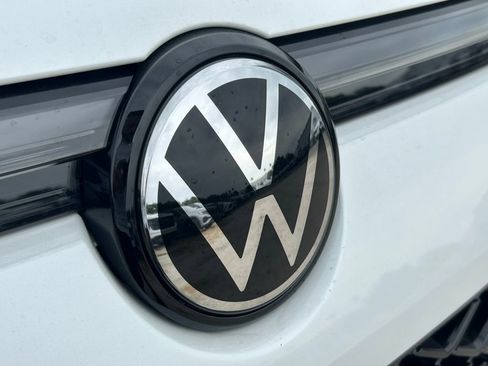 New 2026 Volkswagen Tiguan SE R-Line image 9