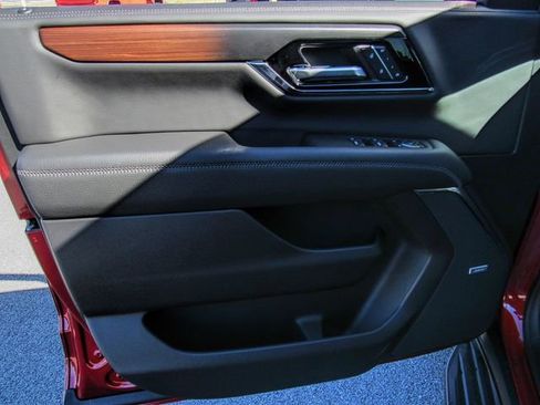 New 2026 GMC Yukon XL Denali image 13