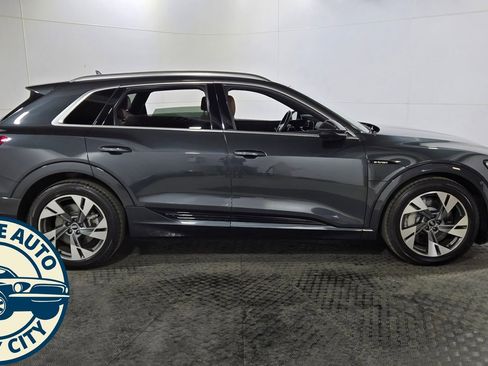 Used 2021 Audi e-tron Premium Plus w/ Premium Plus Package AWD/4WD image 8