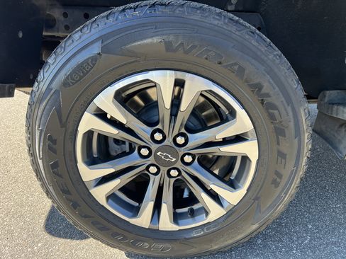 Used 2021 Chevrolet Colorado Z71 image 11