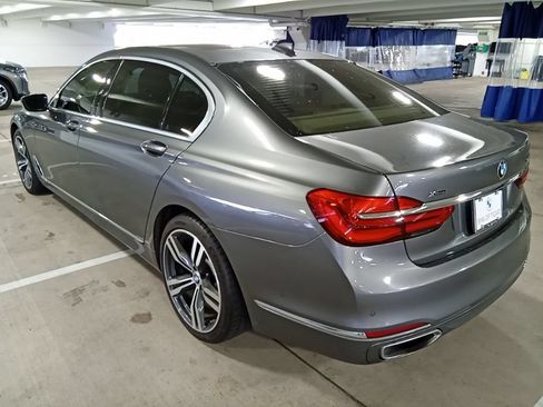 Used 2017 BMW 740i xDrive AWD/4WD image 7