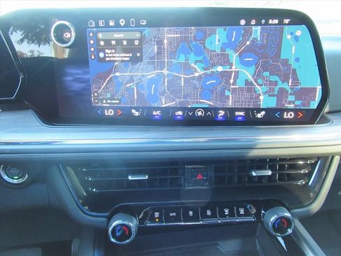 Used 2025 Chevrolet Tahoe Z71 AWD/4WD image 26