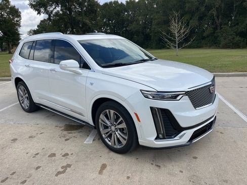 Used 2024 Cadillac XT6 Premium Luxury w/ Platinum Package image 11