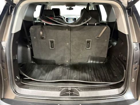 Used 2019 GMC Acadia SLT FWD image 12