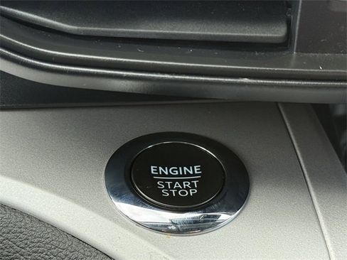 Certified 2023 Ford Explorer XLT image 16