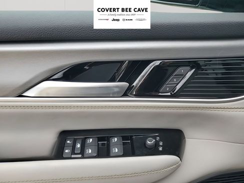 New 2026 Jeep Grand Wagoneer L 2WD image 28