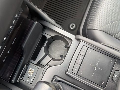 Used 2021 Lexus ES 350 Luxury image 34