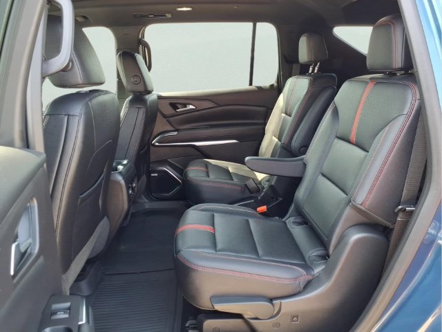 Used 2025 Chevrolet Traverse RS w/ LPO, Floor Liner Package AWD/4WD image 9