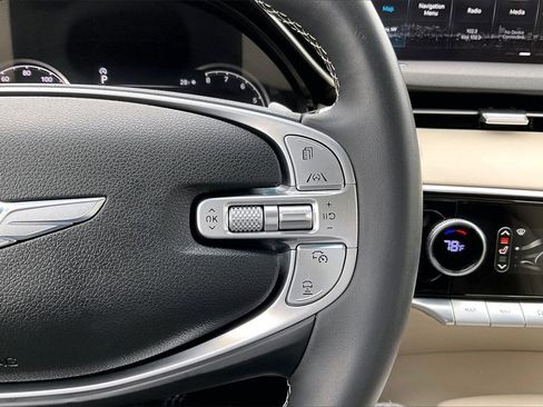 Used 2023 Genesis GV70 2.5T Select w/ Select Package image 11