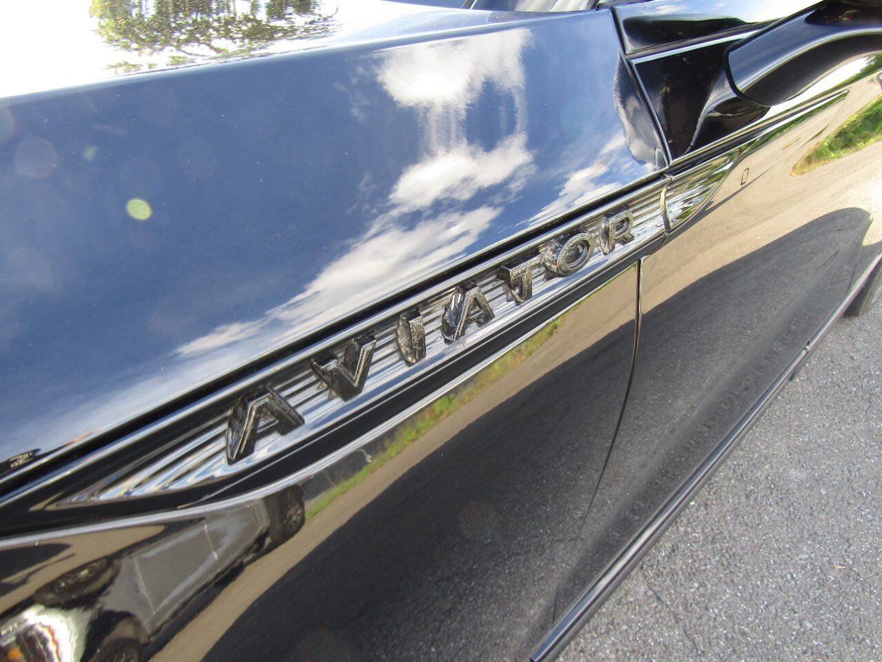 Used 2023 Lincoln Aviator Reserve w/ Equipment Group 201A AWD/4WD image 31