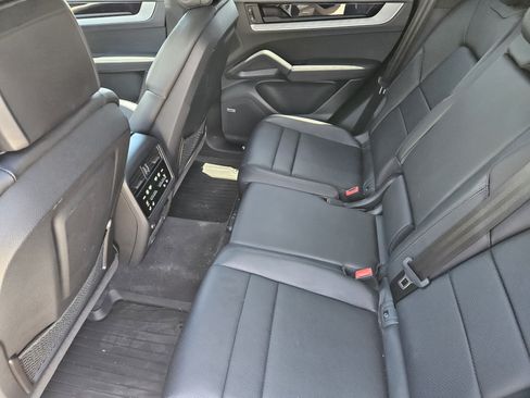 Certified 2024 Porsche Cayenne AWD/4WD image 28