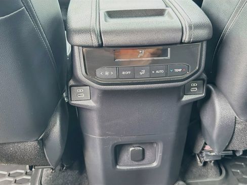 Used 2024 Toyota Grand Highlander AWD image 27
