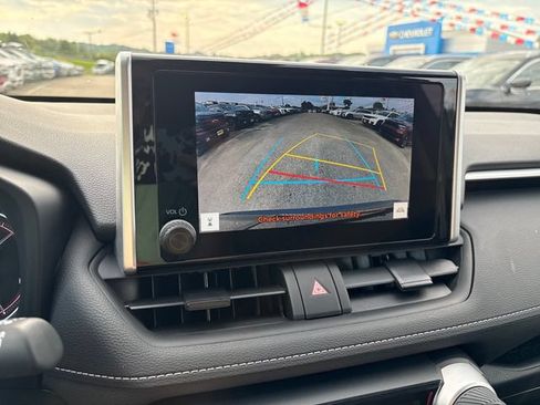 Used 2025 Toyota RAV4 LE AWD/4WD image 15