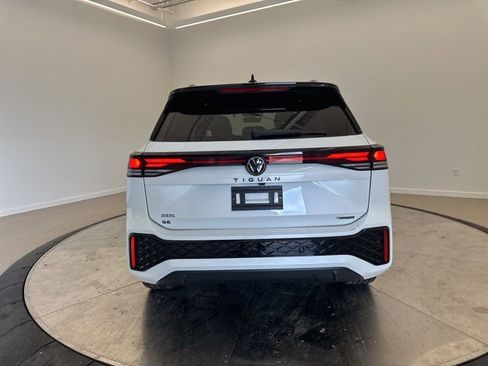 New 2026 Volkswagen Tiguan SE R-Line AWD/4WD image 7
