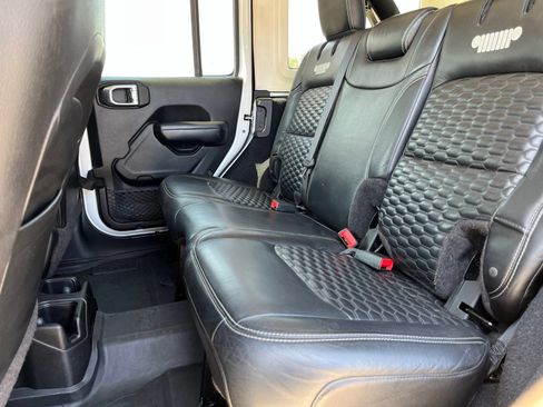 Used 2018 Jeep Wrangler Unlimited Sport S AWD/4WD image 12