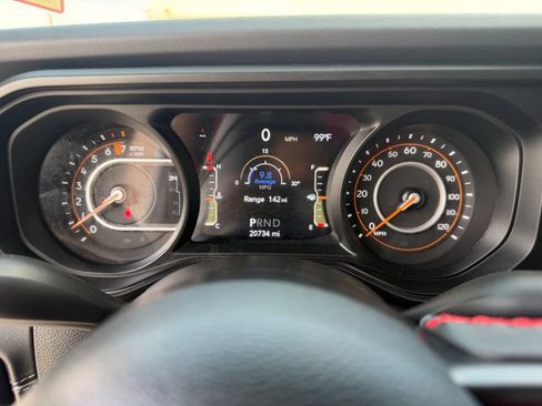 Used 2024 Jeep Gladiator Rubicon w/ Technology Group AWD/4WD image 30