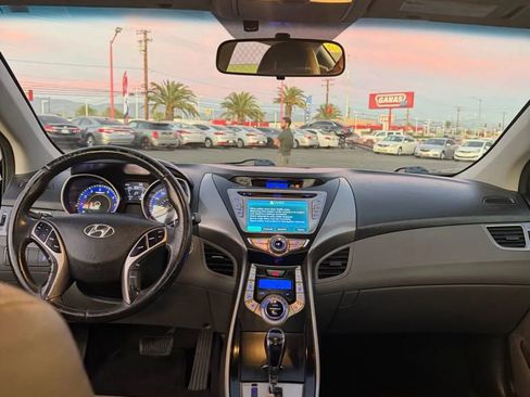 Used 2013 Hyundai Elantra Limited w/ Technology Pkg image 13