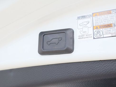 Used 2018 Toyota RAV4 Limited w/ Advanced Technology Package image 25