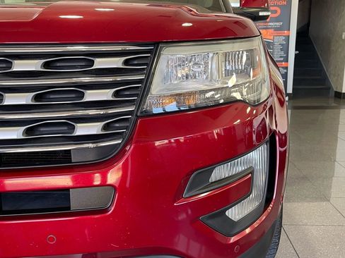 Used 2017 Ford Explorer Limited w/ Equipment Group 301A AWD/4WD image 9