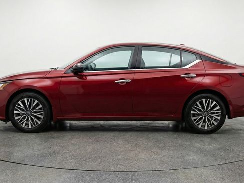 Used 2025 Nissan Altima 2.5 SV image 5