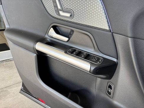 Used 2025 Mercedes-Benz GLA 250 4MATIC image 18
