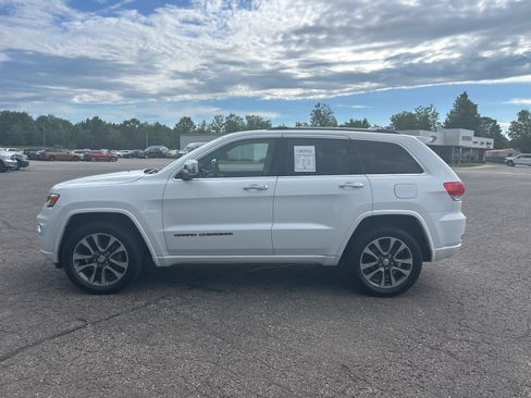 Used 2018 Jeep Grand Cherokee Overland AWD/4WD image 6