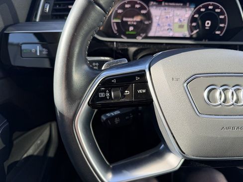 Used 2021 Audi e-tron Prestige w/ Prestige Package image 17