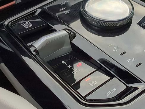 New 2026 BMW 530i xDrive w/ M Sport Package image 34