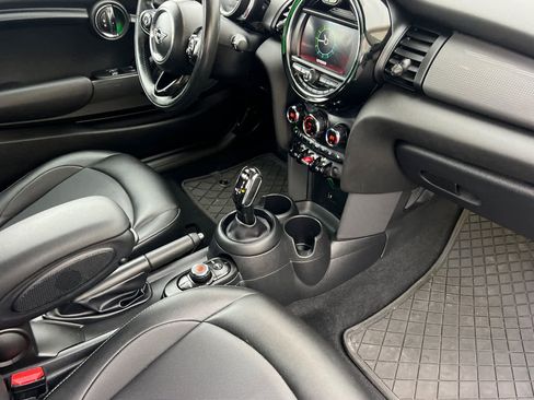 Used 2020 MINI Cooper 2-Door Hardtop image 16