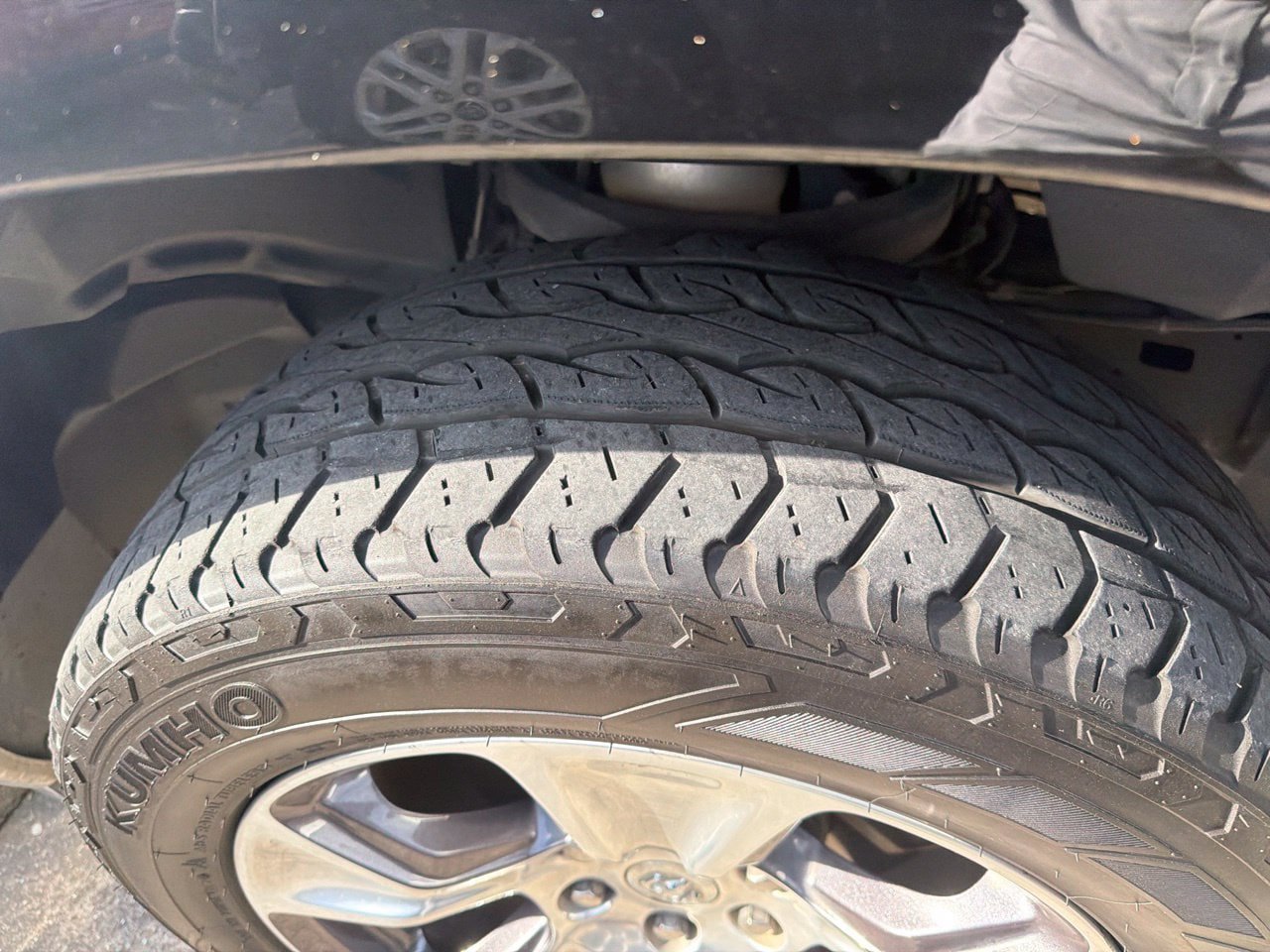 Used 2019 RAM 1500 Laramie RWD image 15