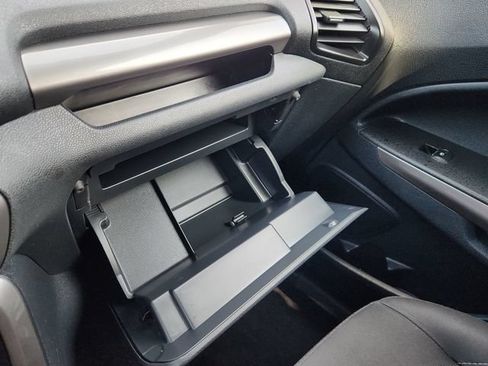 Used 2019 Ford EcoSport SE FWD image 44