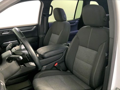 Used 2025 GMC Acadia Elevation AWD/4WD image 6