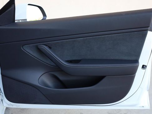 Used 2018 Tesla Model 3 Mid Range RWD image 27