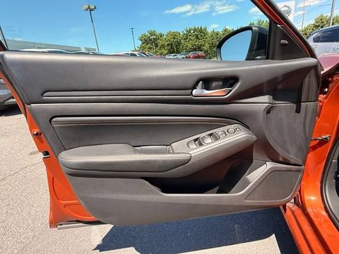 Used 2019 Nissan Altima 2.5 SR AWD/4WD image 12