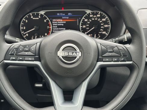 Used 2025 Nissan Altima 2.5 SV FWD image 27