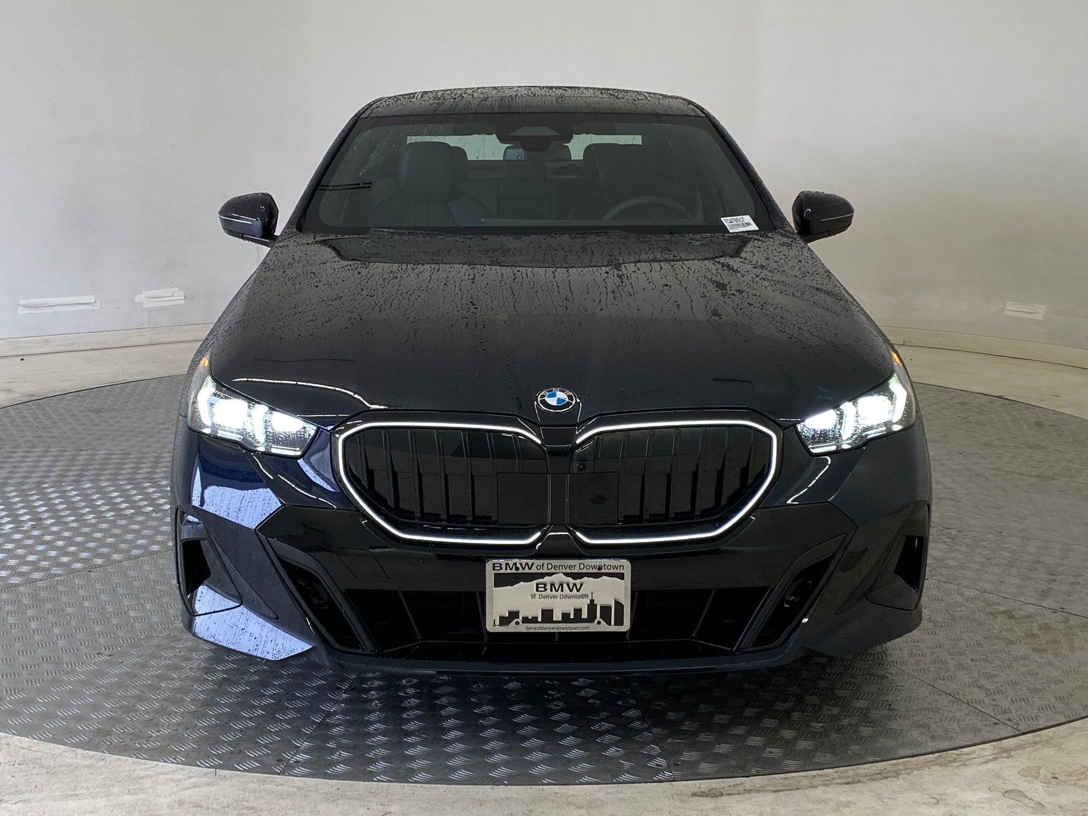 Used 2026 BMW 530i xDrive w/ M Sport Package AWD/4WD image 5