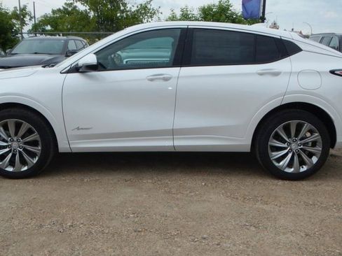 Used 2025 Buick Envista Avenir FWD image 3